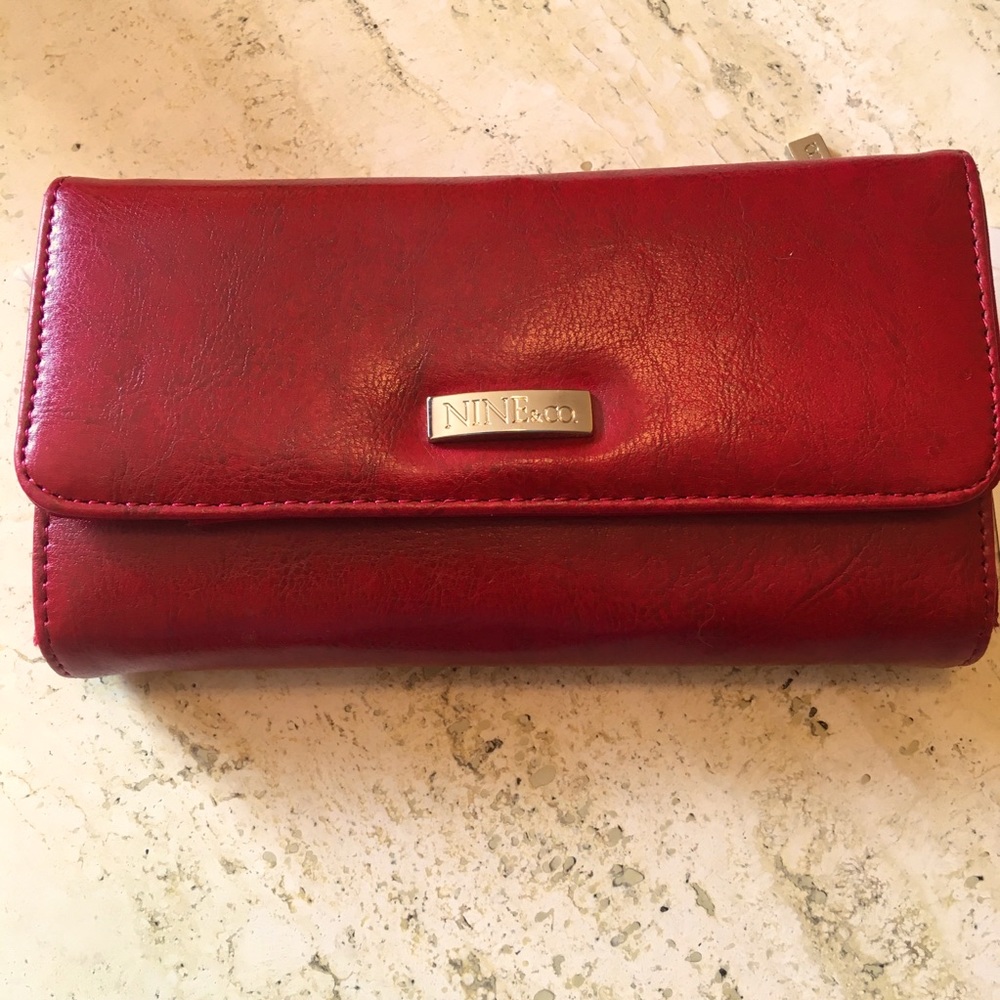 COPY - COPY - NWT NINE & CO RED LEATHER-LOOK CHECKBOOK WALLET